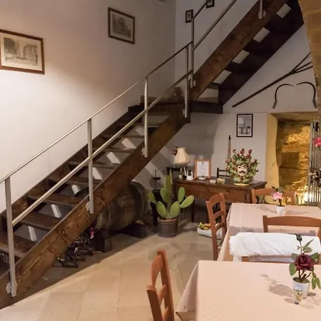 Bed & Breakfast Le Teste Di Moro Al Duomo 3*